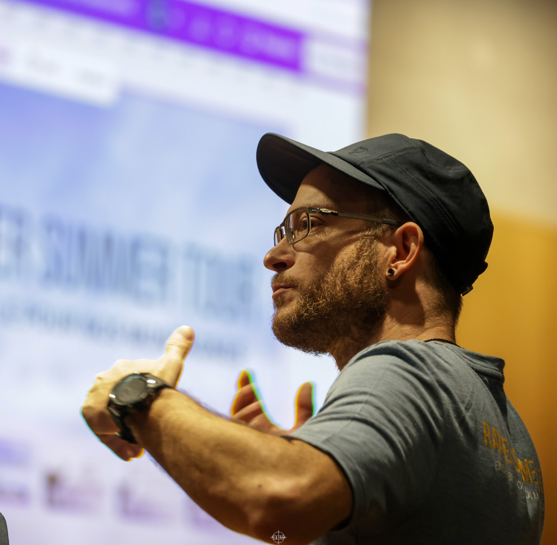 Julien Grosso diplomé Ranger lors de la conférence Ranger Summer Tour au festival Salamandre Ranger nature dans le Jura vaudois Sortie nature en Suisse romande Sensibilisation à la biodiversité Bureau des Rangers