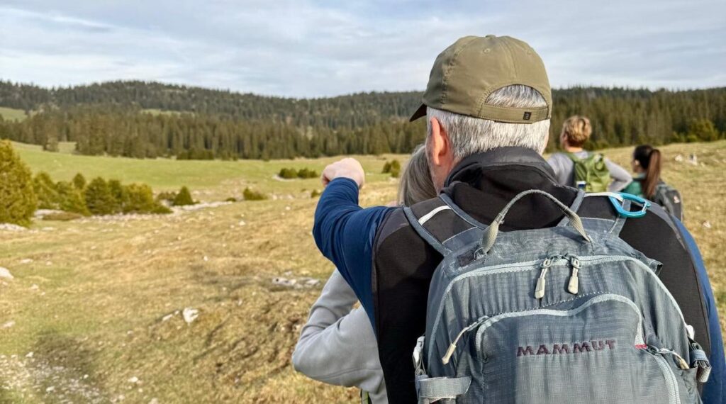 Participants lors d’une sortie nature avec les Rangers dans le Jura vaudois